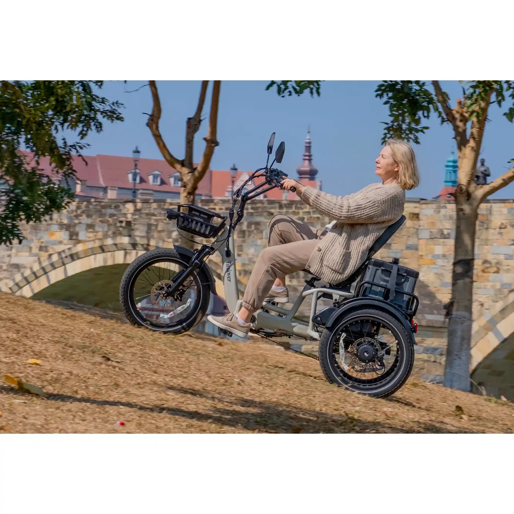 TINIOVER - River, Semi-Recumbent Full Suspension Electric Trike